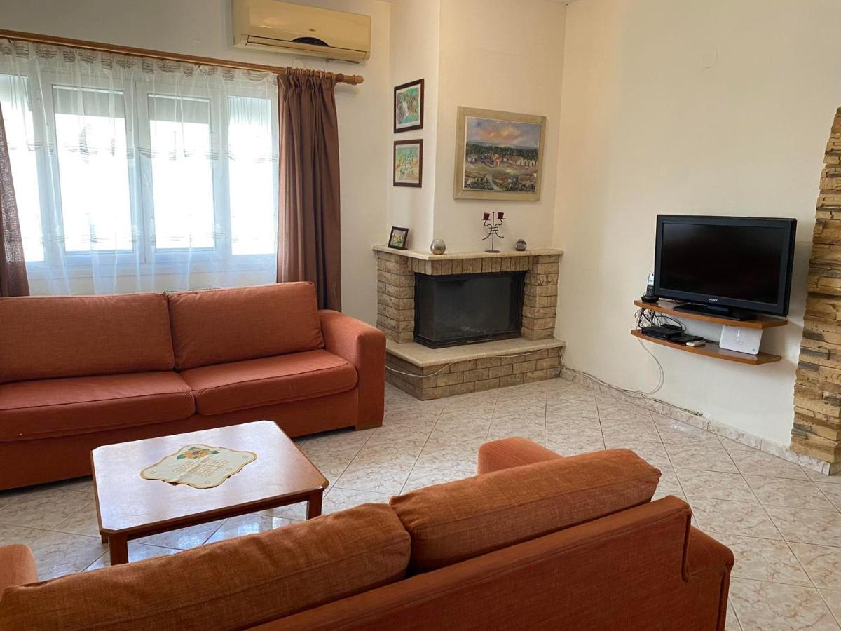 Villa Theo Marathias  Exterior photo